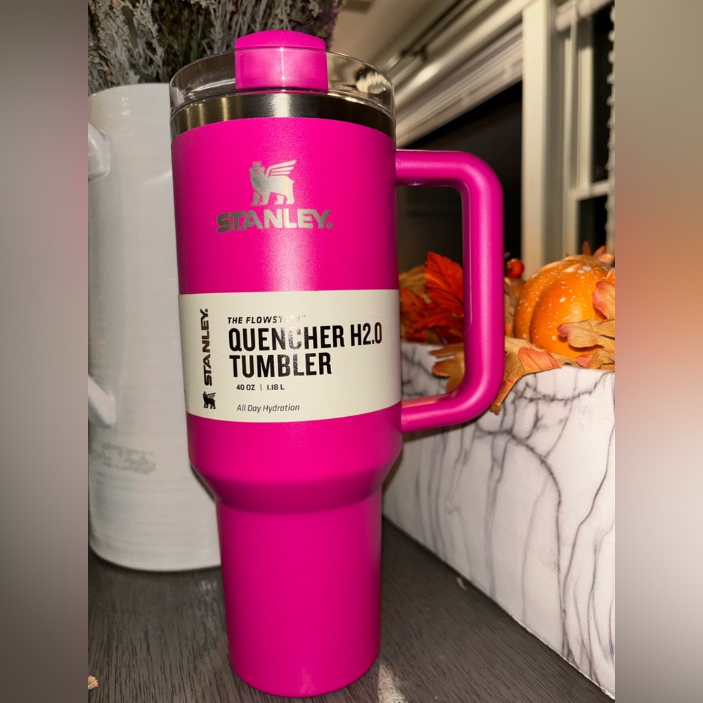 Stanley , 40 oz tumbler in color  CAMELIA